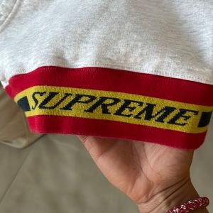 Size XL Supreme Hoodie